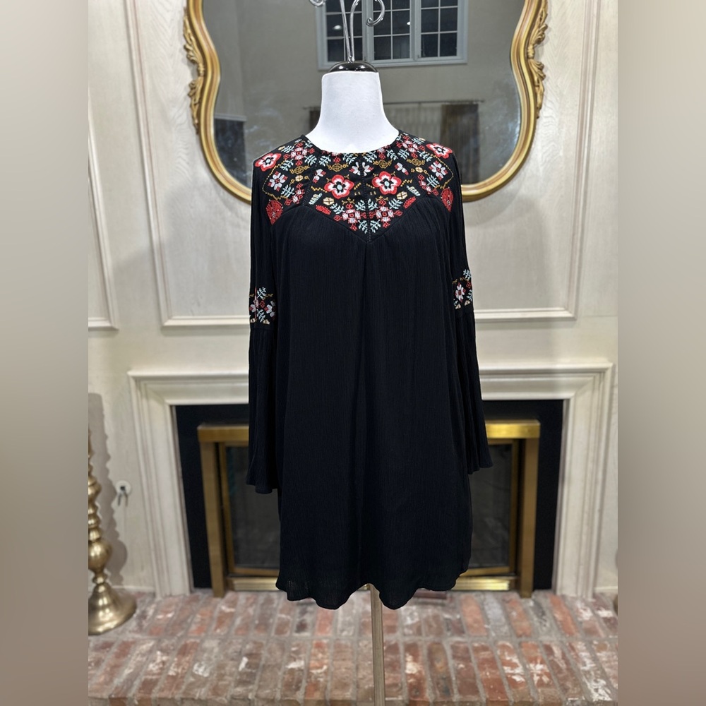Francesca’s Blue Rain Black Embroidered Boho‎ Tunic Dress L Lined